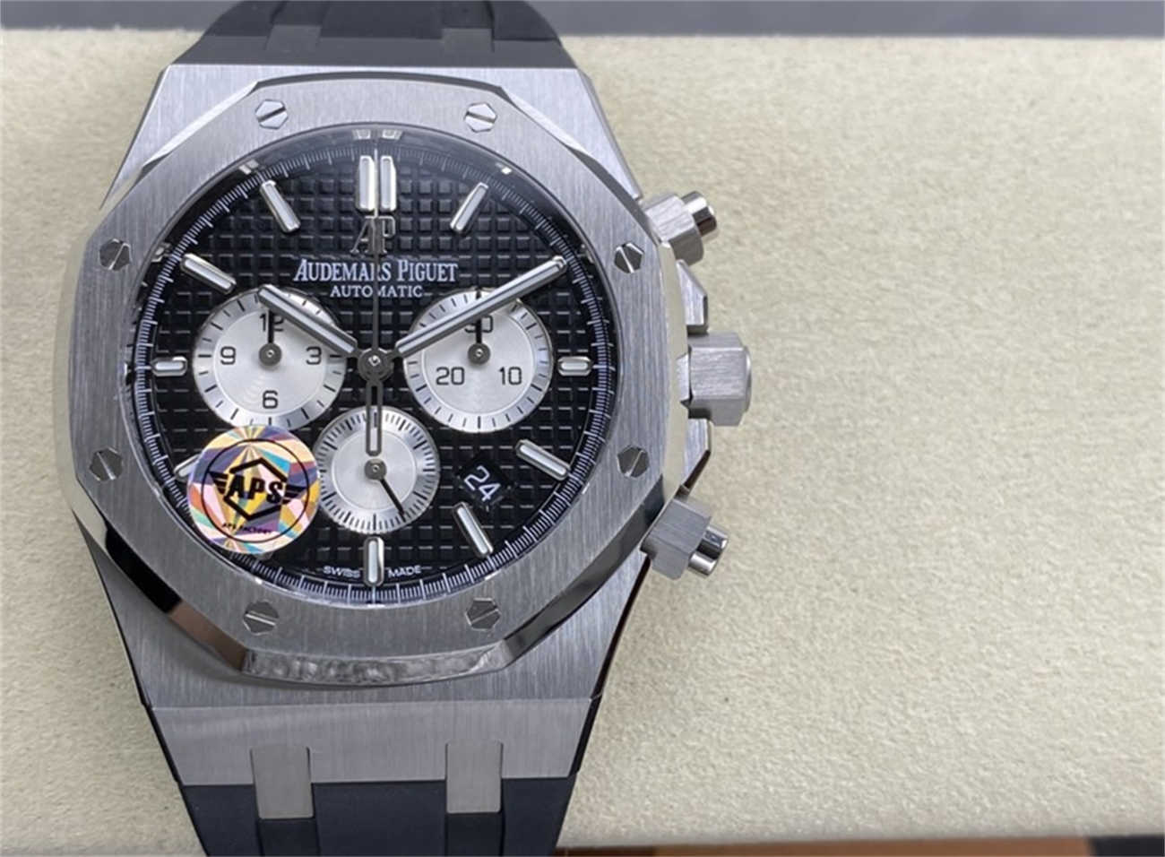 AP 26331 Replica (APS Factory) – Black Dial & Rubber Strap Edition