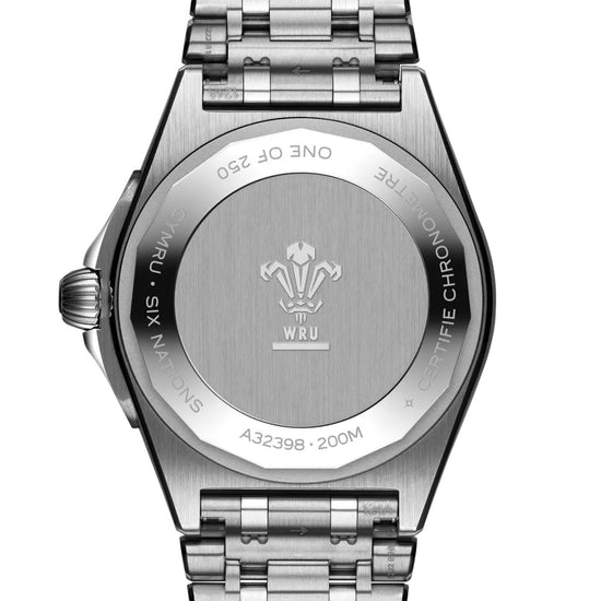 Breitling Replica Watch Chronomat Automatic GMT 40 Six Nations Wales, A323988B1K1A1
