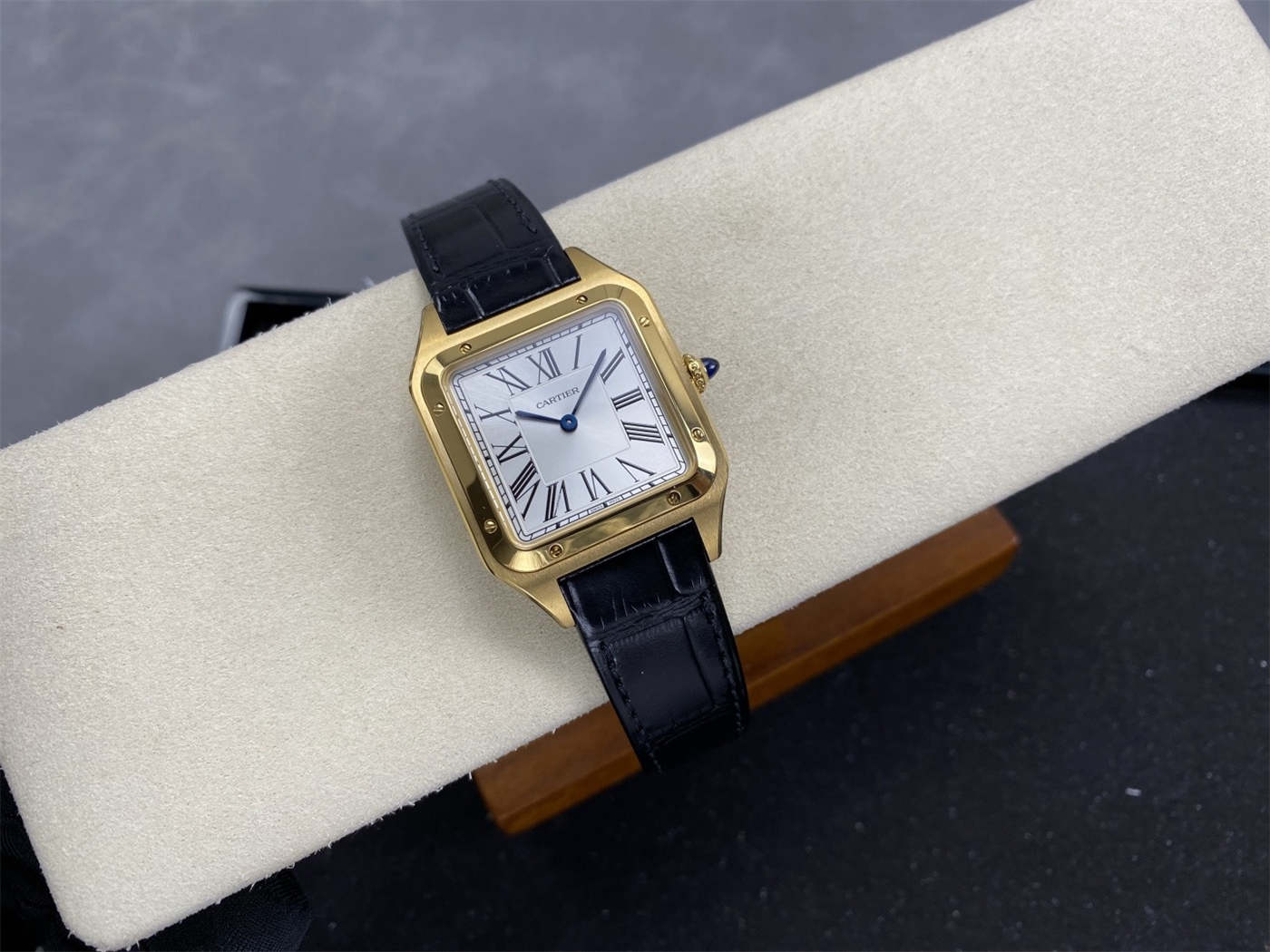 Cartier Santos Dumont XL Replica (Gold/White) – Swiss Quartz [F1 Factory]