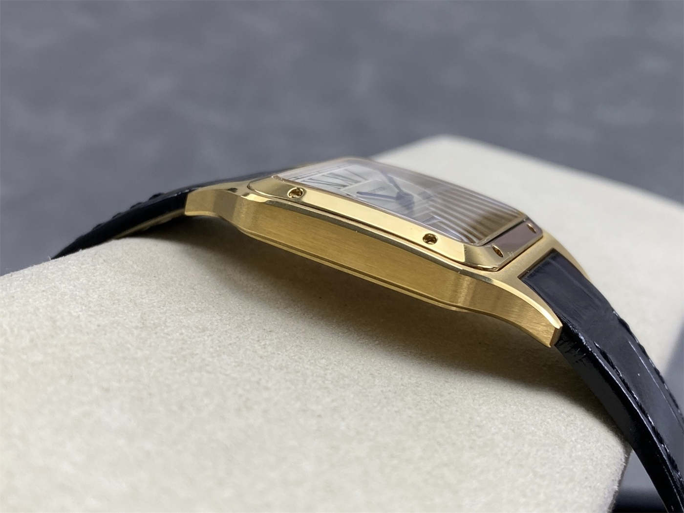 Cartier Santos Dumont XL Replica (Gold/White) – Swiss Quartz [F1 Factory]