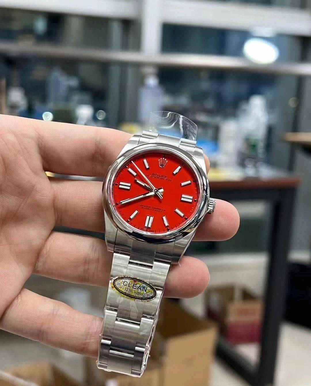 124300 Red Dial – 41mm OP Replica