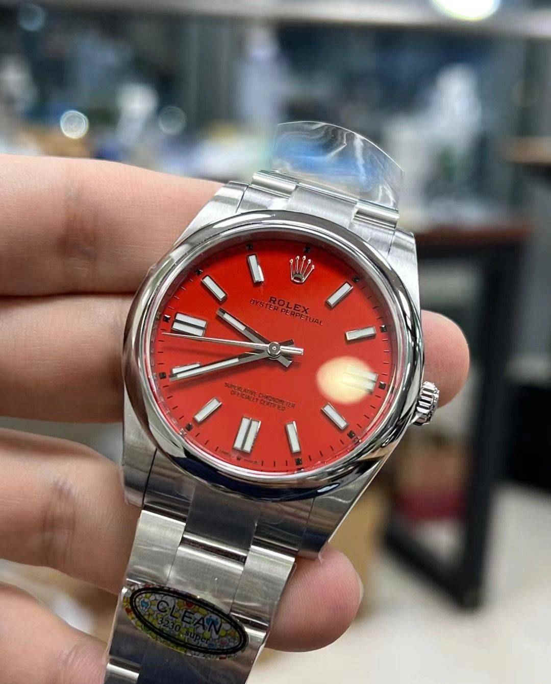 124300 Red Dial – 41mm OP Replica