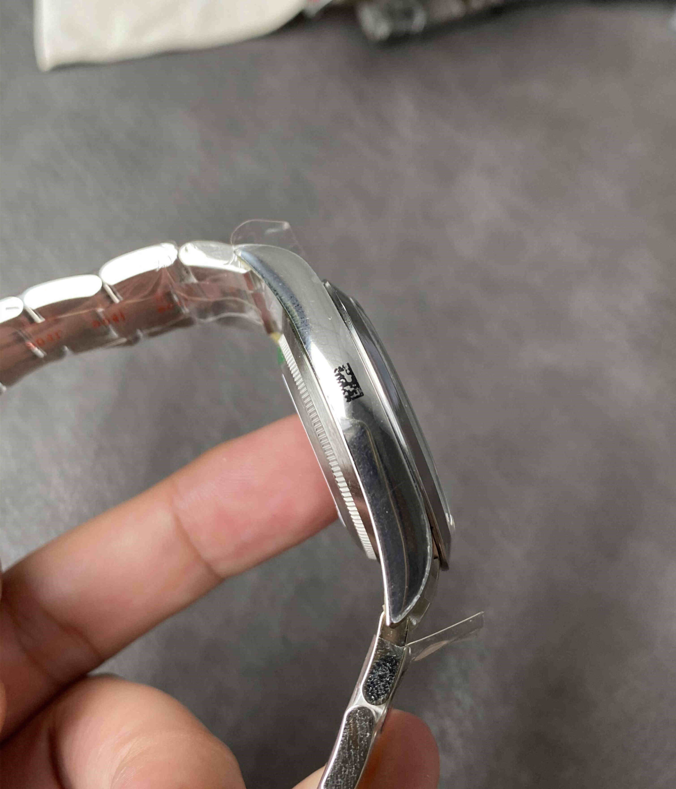 214270 – 39mm Explorer I Black Dial Replica