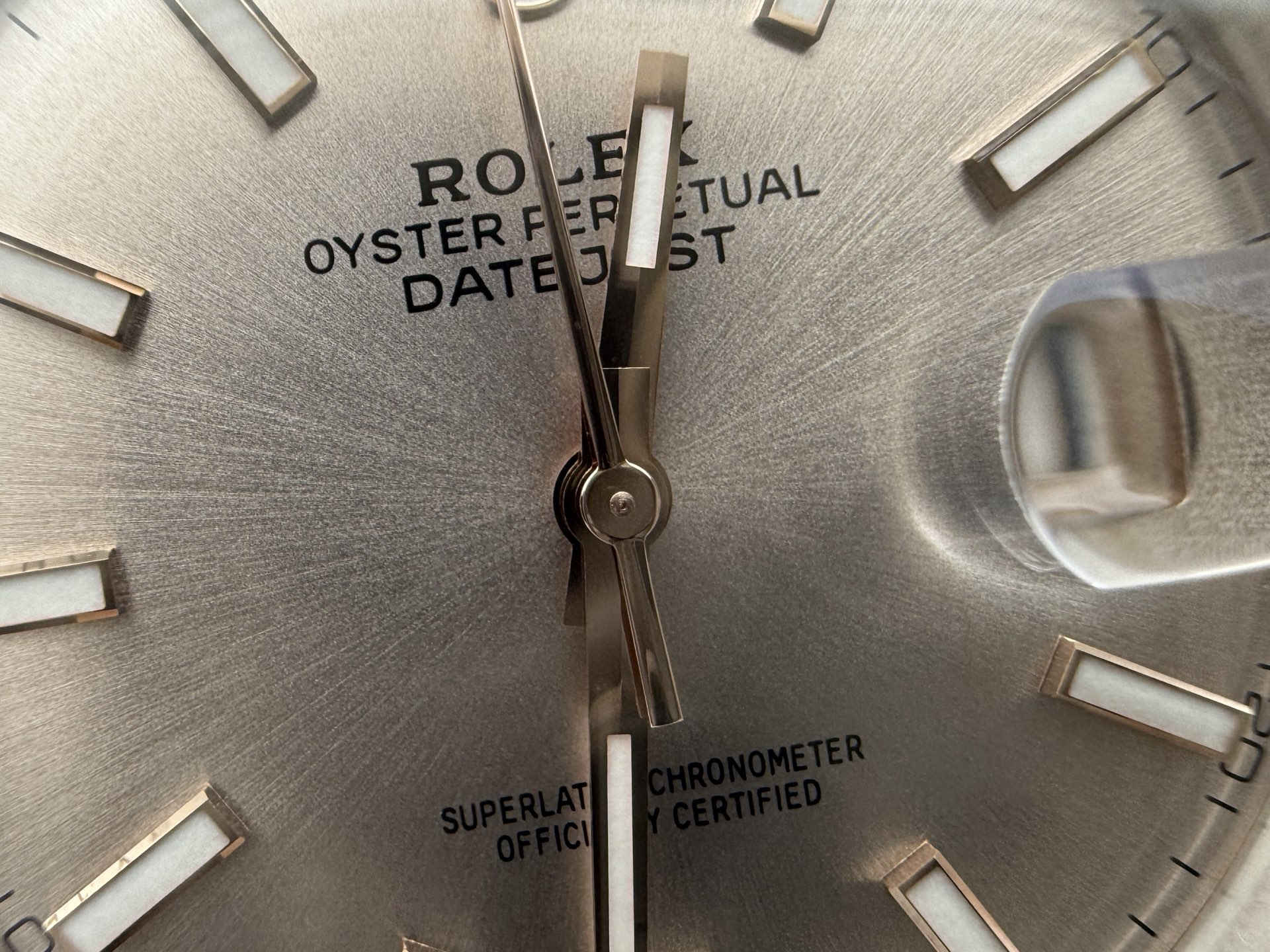 Datejust 126331 – Rose Gold & Steel 41mm Pink Dial Replica Watch