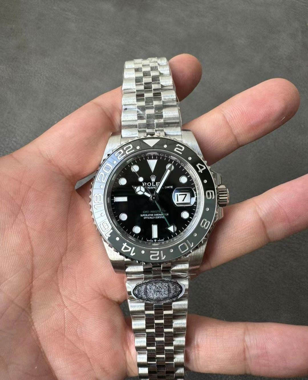 GMT-Master II 126710GRNR – Grey-Black Bezel & Green Hand Super Clone