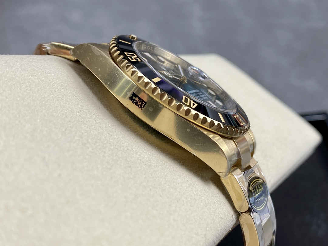 Rolex Submariner 126618LN – Premium Full Gold Black Submariner Replica