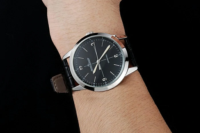 Jaeger LeCoultre Geophysic Black Dial Silver Case Black Leather Bracelet new124888