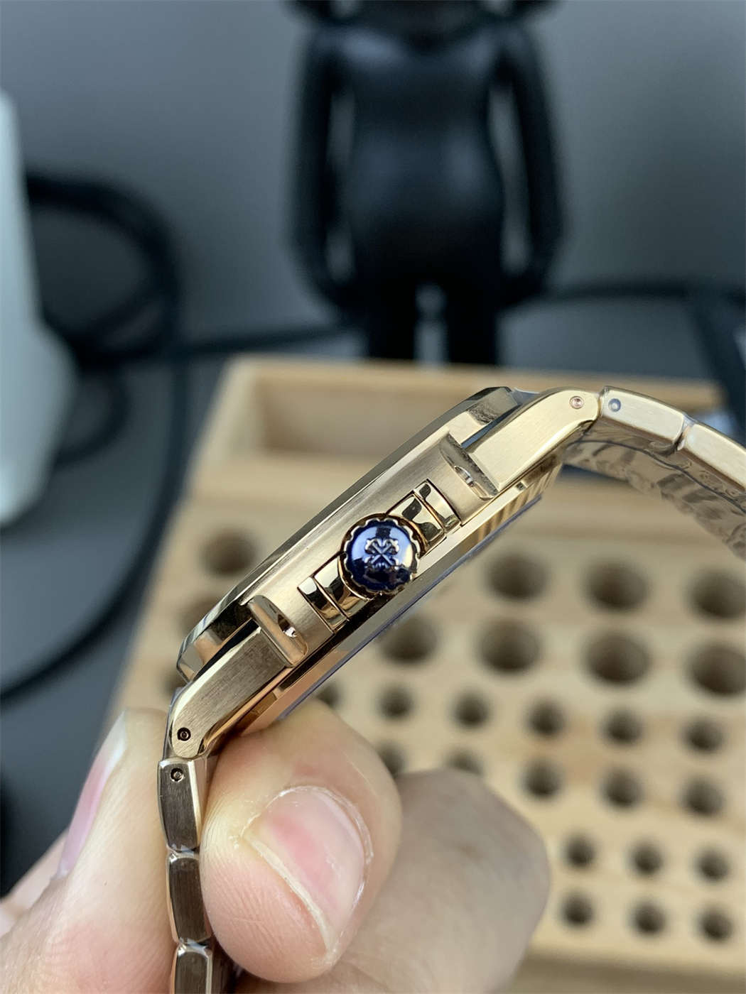 Nautilus 7118 Replica – 3K Factory Ladies Rose Gold Diamond Bezel 35.2mm