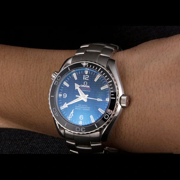 Omega James Bond Skyfall Chronometer Watch with Blue Dial and Black Bezel new59421