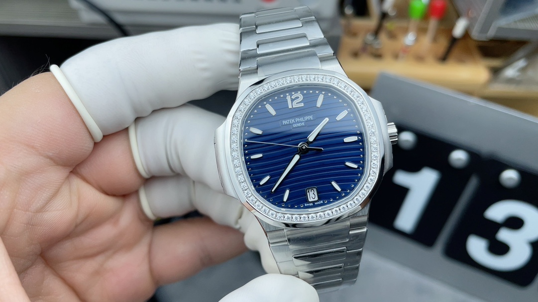Patek Nautilus 7118 Diamond Replica – Blue Dial Luxury Ladies Nautilus