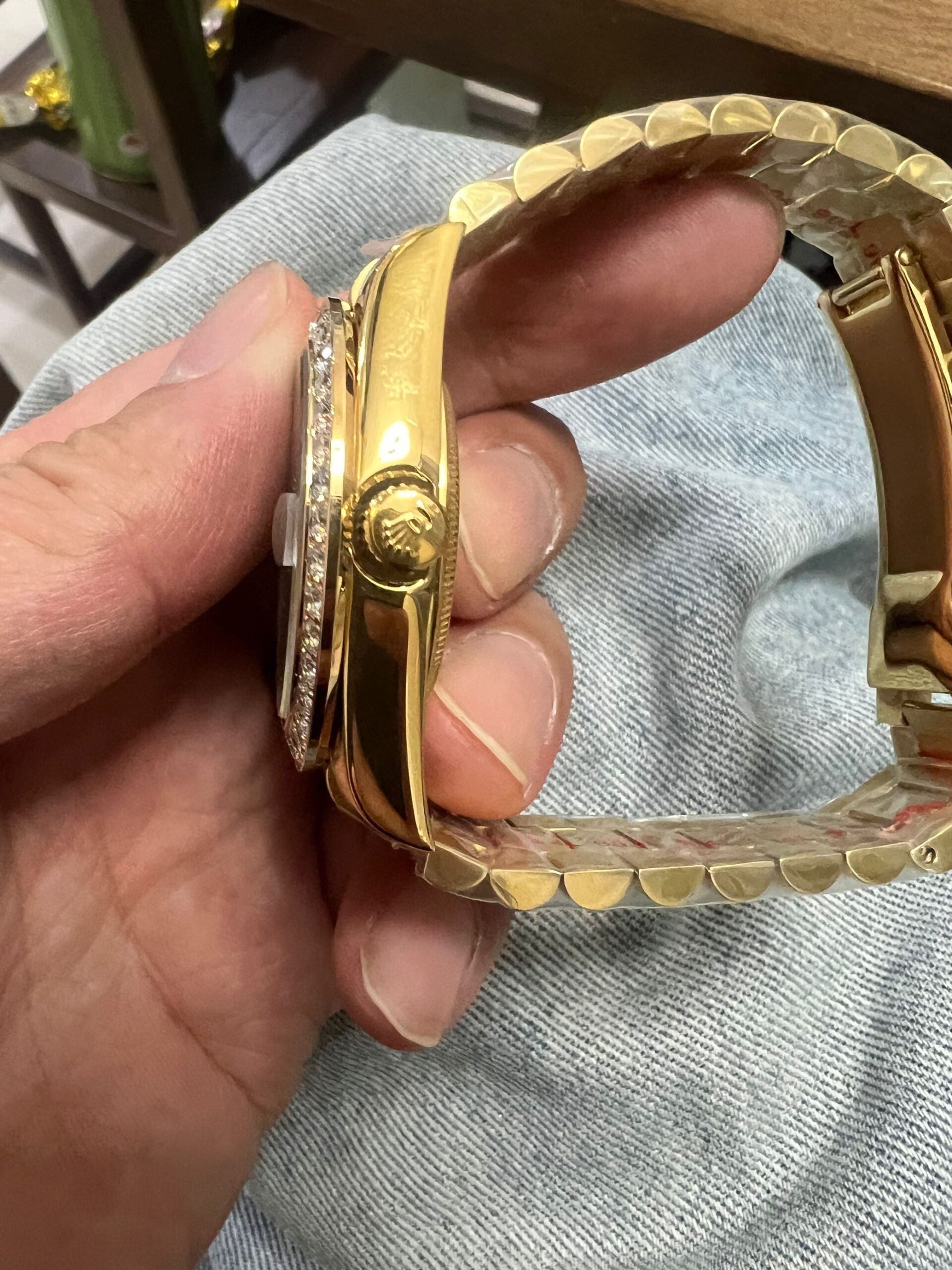 Replica Rolex Day Date Diamond Bezel Yellow Gold 40MM Watch New25005