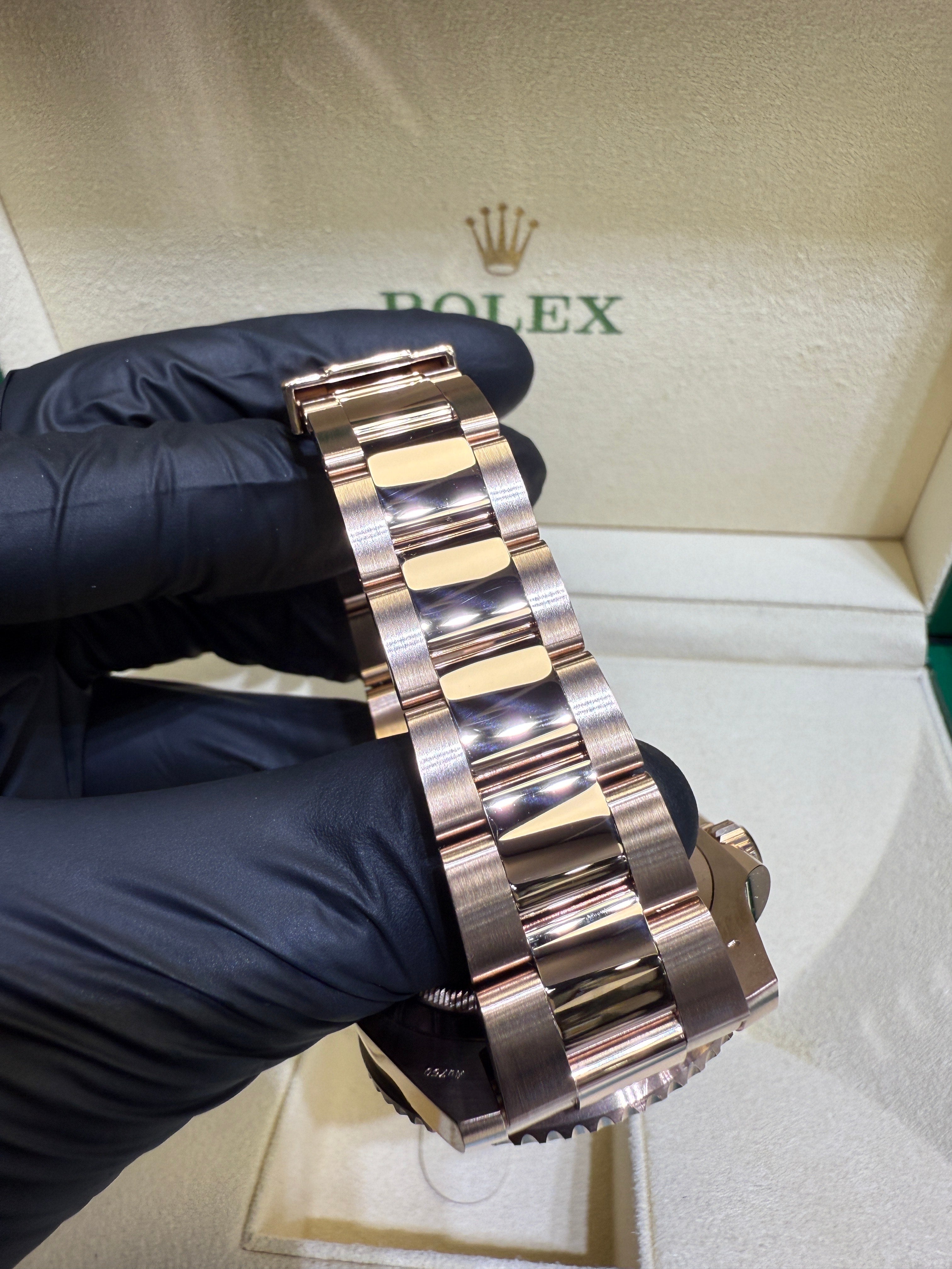 Replica Rolex GMT-Master II 126715CHNR Root Beer Everose Gold