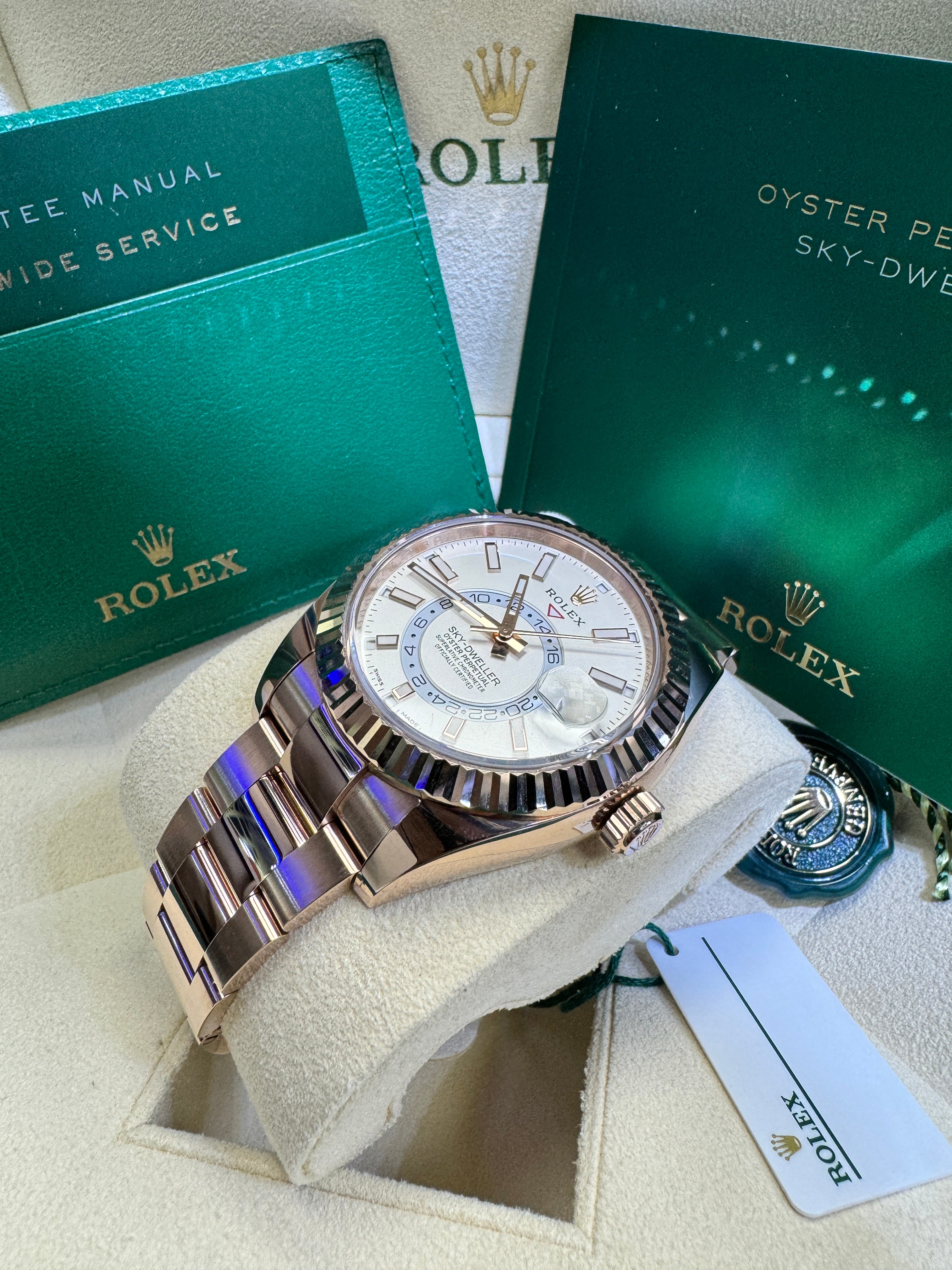 Replica Rolex Sky Dweller Watch 326935 w