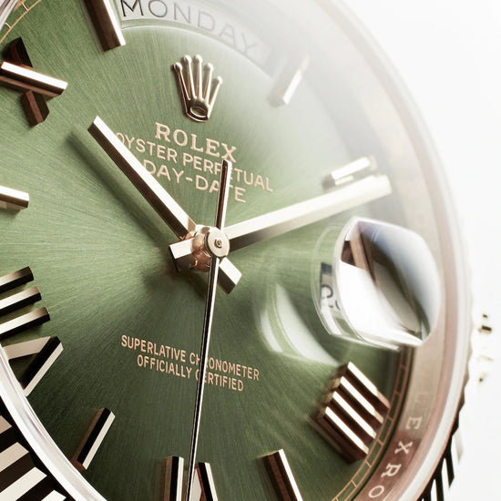 Rolex Replica Watch Day-Date 40 Everose gold 228235-0025