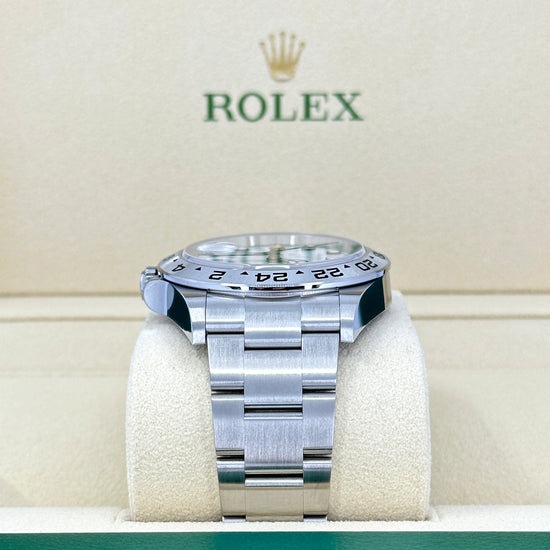 Rolex Replica Watch Explorer II, Oystersteel, 42mm, White dial, Oyster, 226570-0001