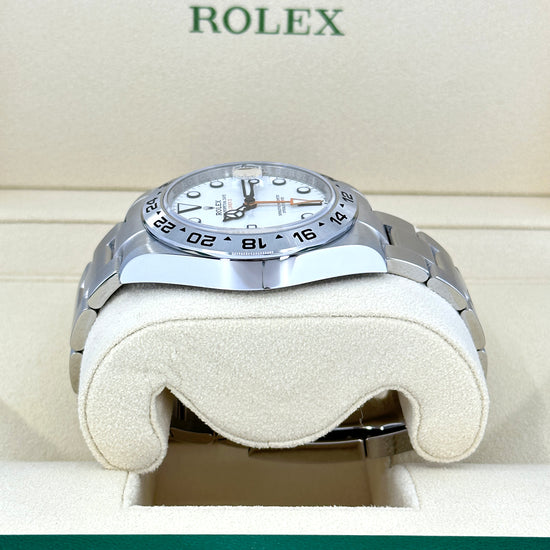 Rolex Replica Watch Explorer II, Oystersteel, 42mm, White dial, Oyster, 226570-0001