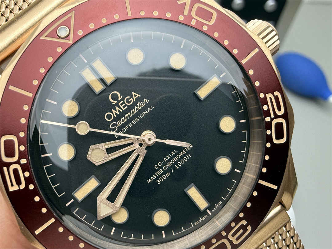 VS Factory Omega Seamaster 007 Burgundy – Premium VSF Diver Watch Replica 42mm