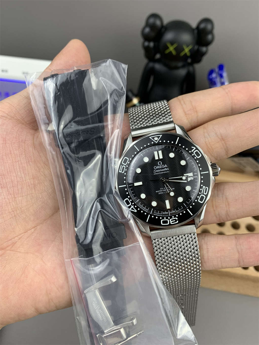 VS Factory Seamaster 300M Replica – Black Dial 42mm Stainless Steel