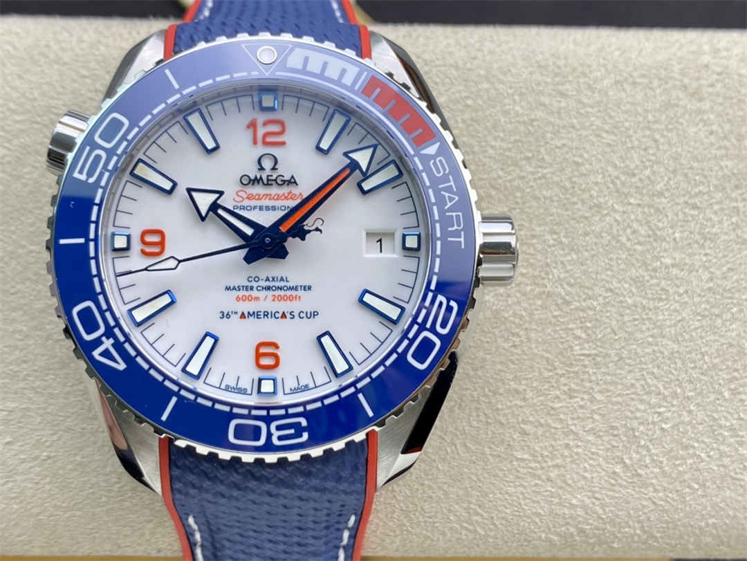 VSF Seamaster 600M America’s Cup Replica – 43.5mm Stainless Steel Diver Watch