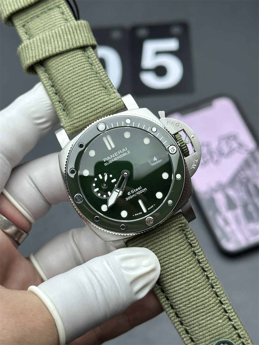 VSF Watches Panerai PAM1287 – 44mm Submersible eSteel Super Clone with Green Dial & P.900 Movement