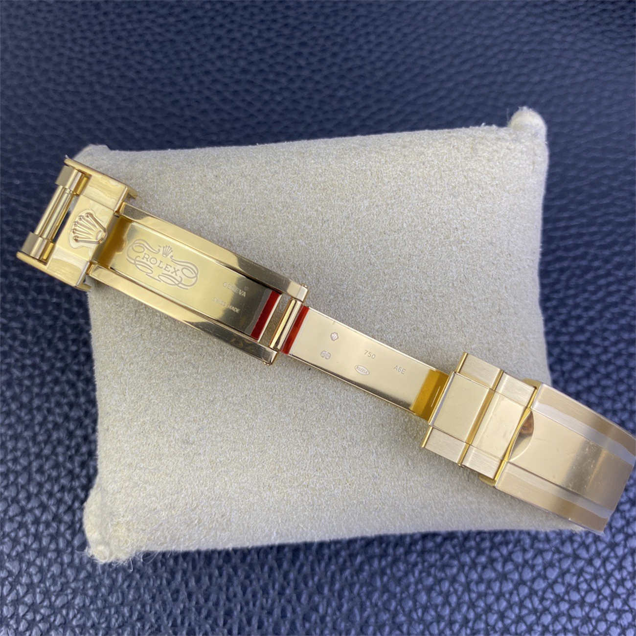Product Page: Yacht-Master 42 18K Gold Rolex Replica (M226658‑0001)
